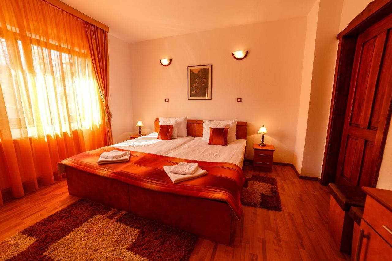 Pensiunea Eva Bed & Breakfast Совата Екстериор снимка