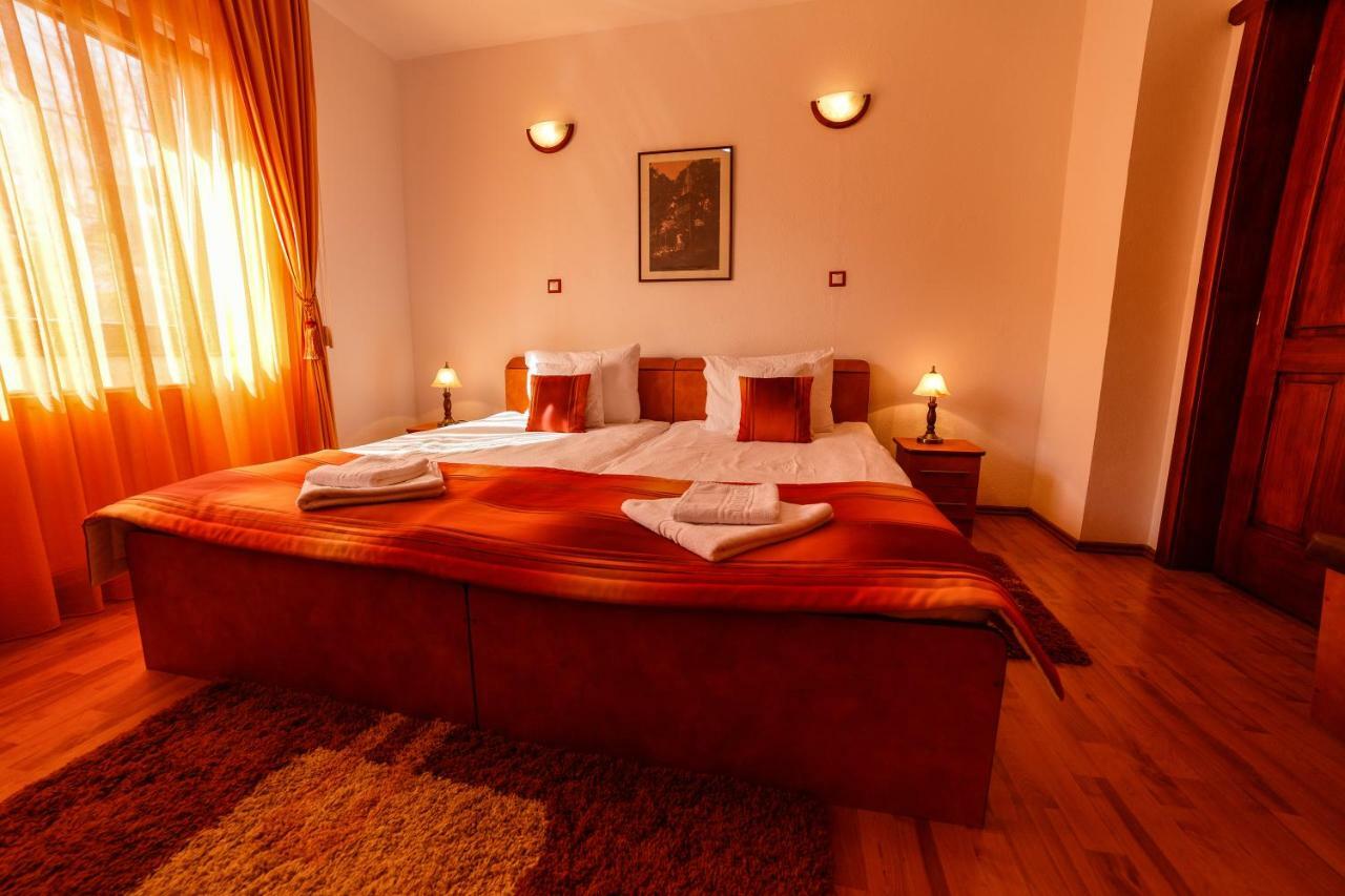 Pensiunea Eva Bed & Breakfast Совата Екстериор снимка