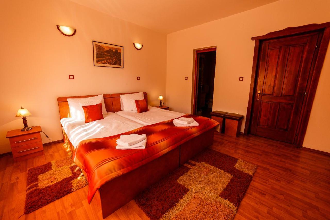 Pensiunea Eva Bed & Breakfast Совата Екстериор снимка