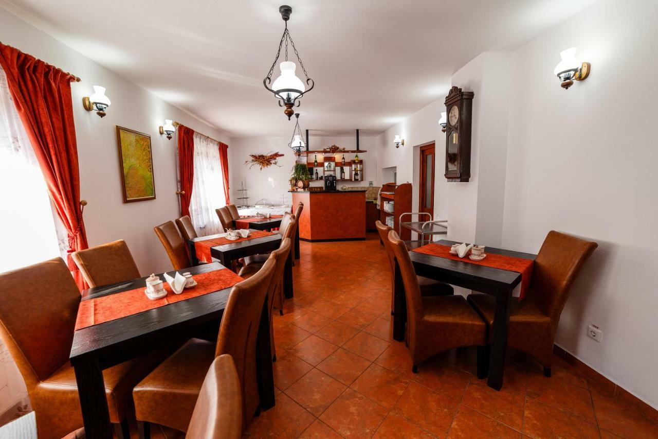 Pensiunea Eva Bed & Breakfast Совата Екстериор снимка