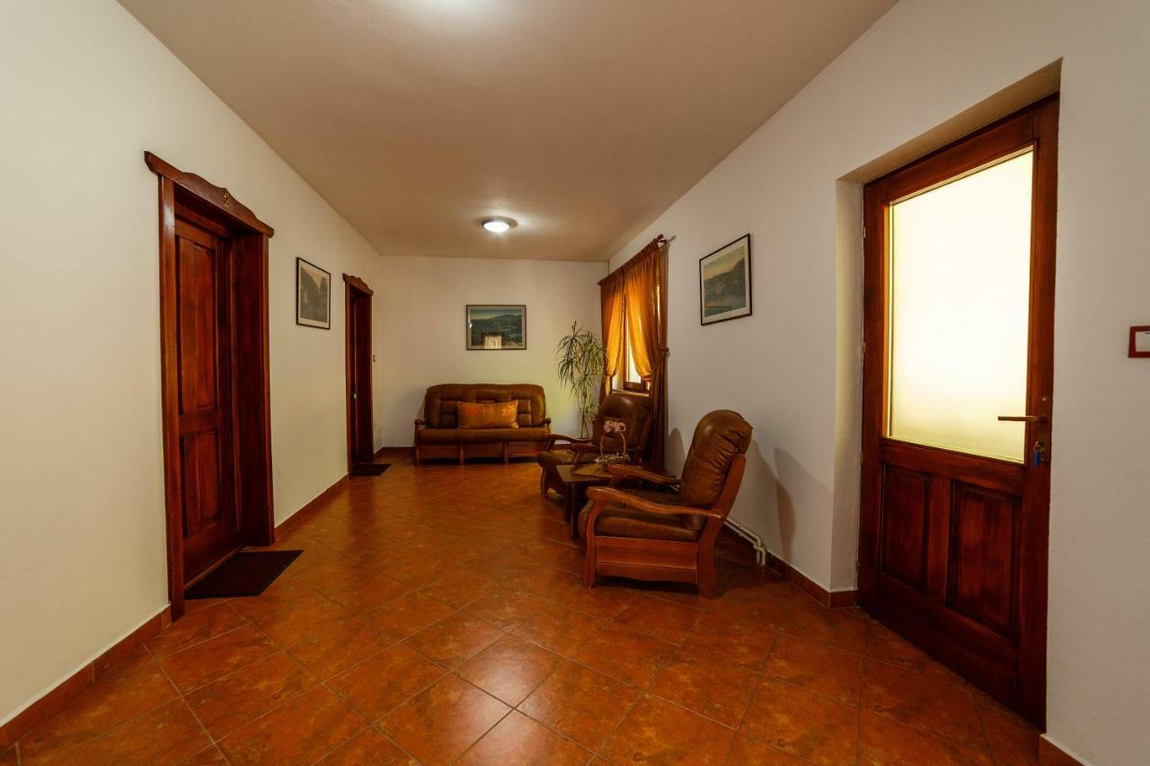 Pensiunea Eva Bed & Breakfast Совата Екстериор снимка