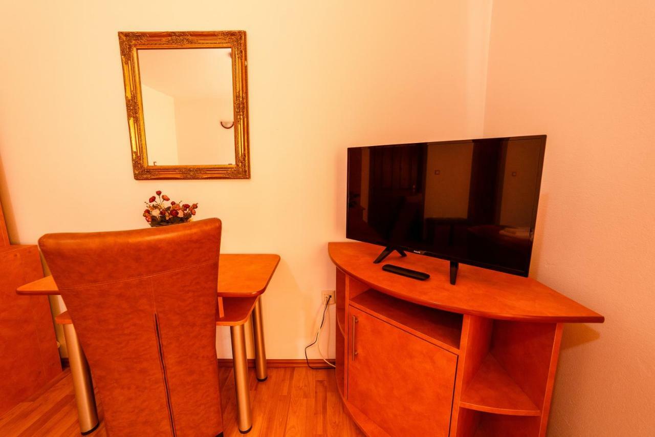 Pensiunea Eva Bed & Breakfast Совата Екстериор снимка